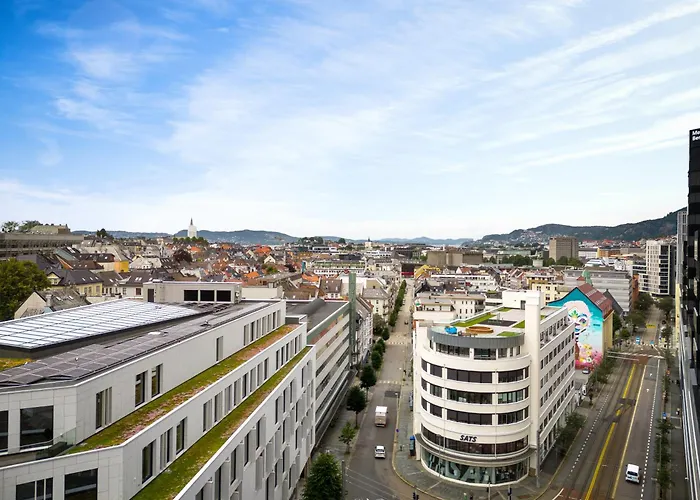 Stay L Urban - Spacious Apartment With Private Terrace